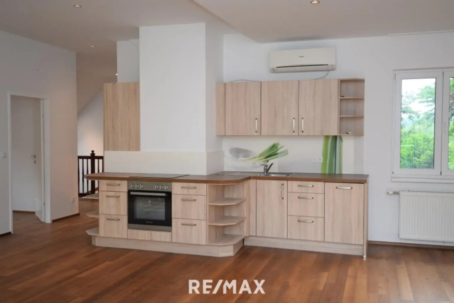 TOP4 neuwertige Küche