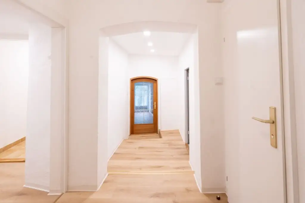 Bestandsfreies Mehrparteienhaus mit 5 Wohnungen + 1 Geschäftslokal in Toplage von Obernberg am Inn zu kaufen!