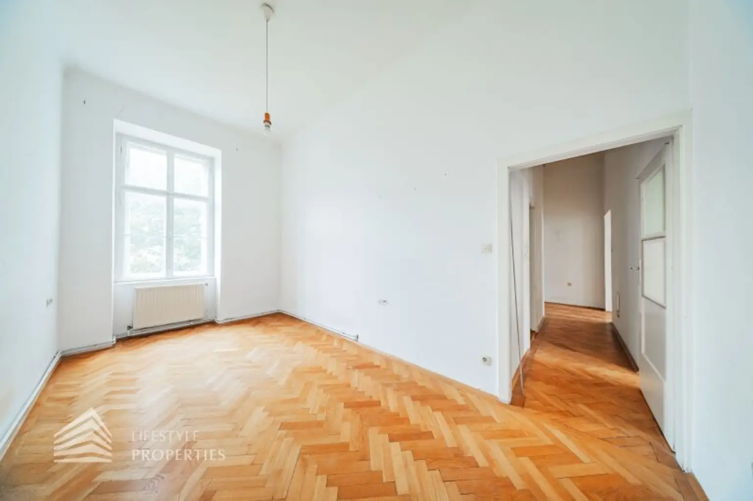 Helle 4-Zimmer Wohnung, Nähe Kutschkermarkt