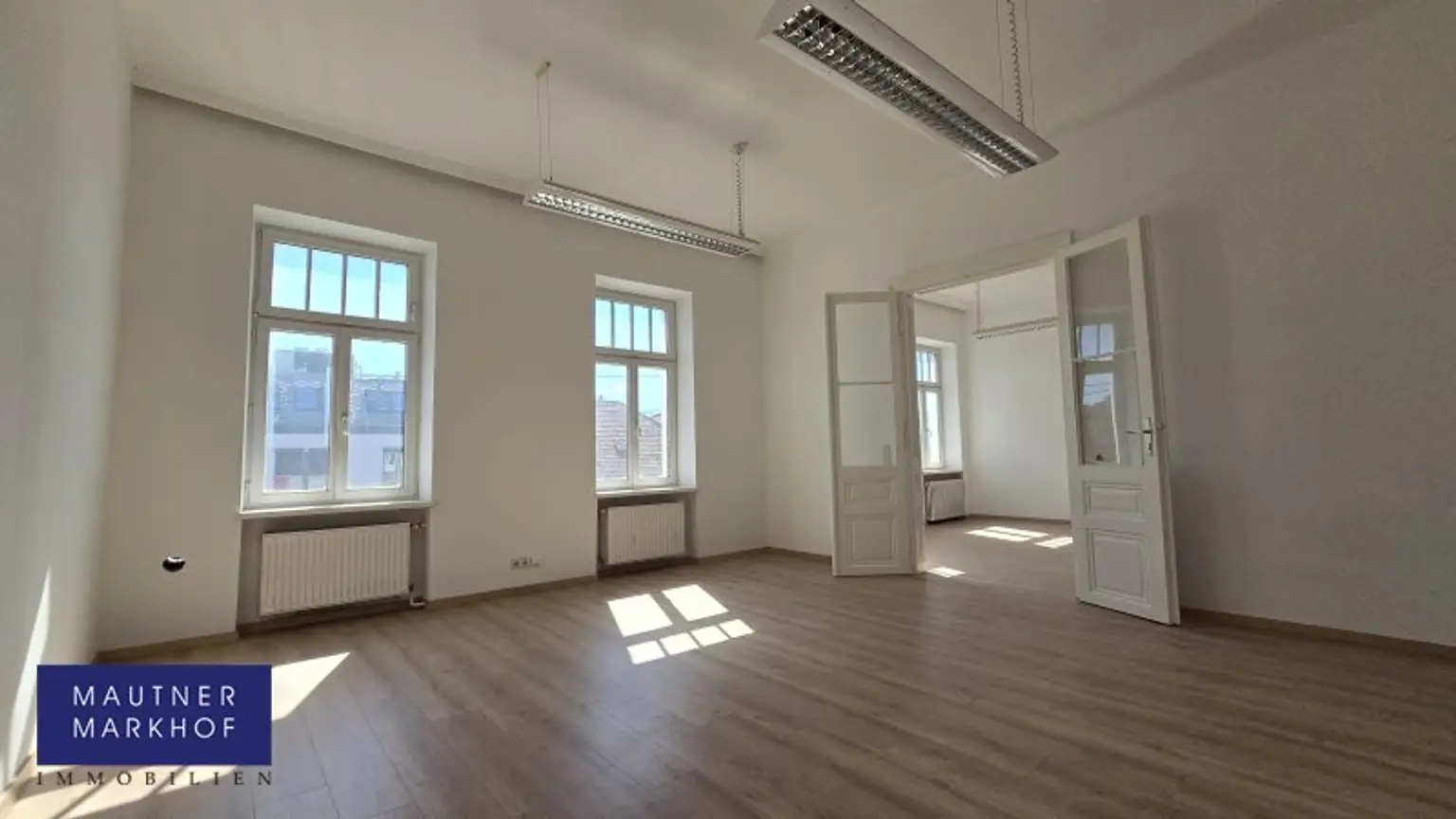 Aspern - Siegesplatz - Sanierte helle Bürofläche mit 800m² Lageroption im Hof - U2