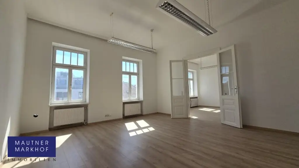 Aspern - Siegesplatz - Sanierte helle Bürofläche mit 800m² Lageroption im Hof - U2