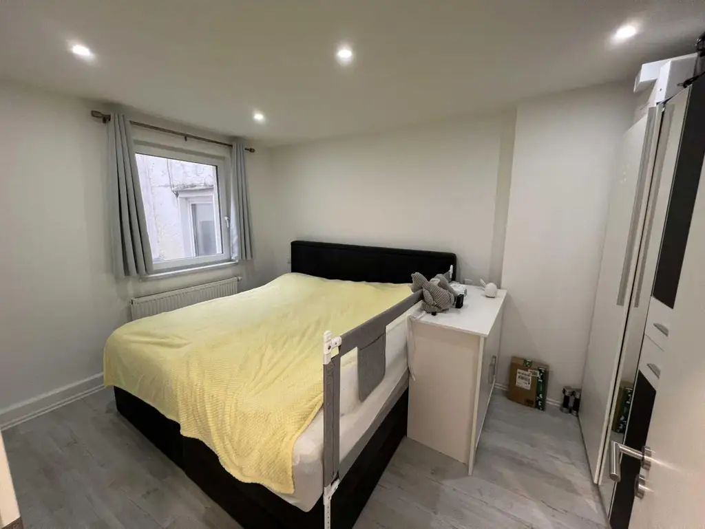 Stadthaus mit Geschäftslokal 2 Wohnungen & Dachterasse