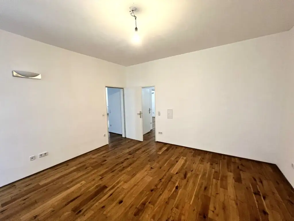 Großzügige 3-Zimmer-Praxis oder Büro mit Gartenterrasse in Wien 12 - Hetzendorf inkl. Gartenterrasse - barrierefrei(!)
