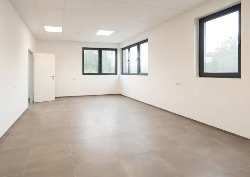 Gewerbeobjekt TOP 1 mit Werkstatt und Büros in Buchkirchen zu kaufen!