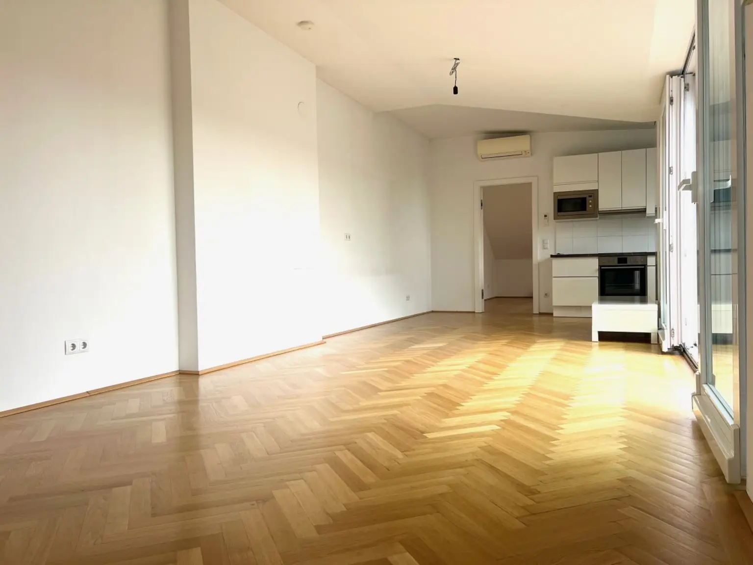 H | ++ NEU ++ SCHÖNE ZWEI  Zimmer mit TERRASSE - Altbau | Prima Service Immobilien