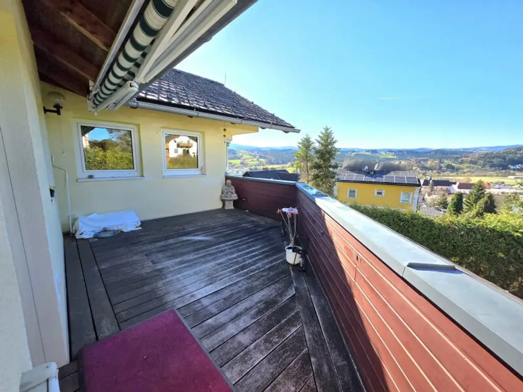 Ruhige 4-Zimmer-Wohnung mit Terrasse und Aussicht!
