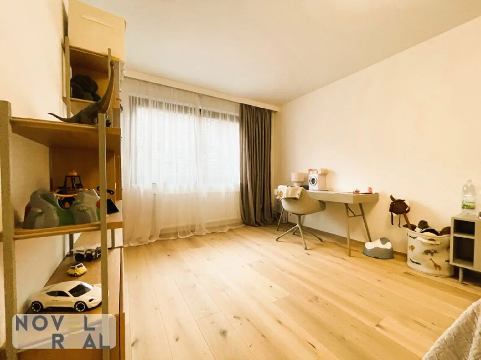 Exklusive Wohnung mit hochwertiger Ausstattung und Garage.