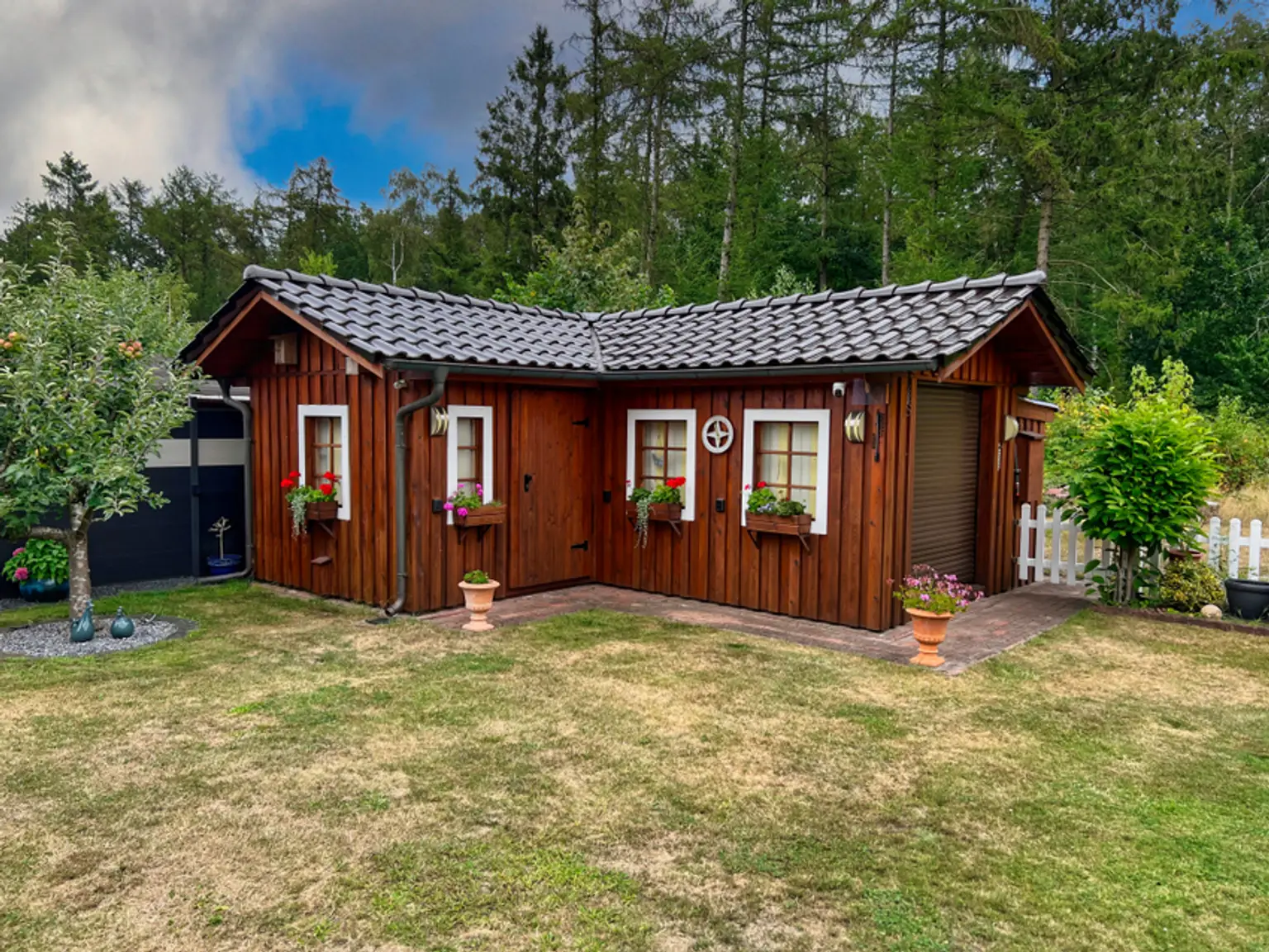 In toller Waldrandlage! TOP-gepflegtes Einfamilienhaus in Rastdorf!