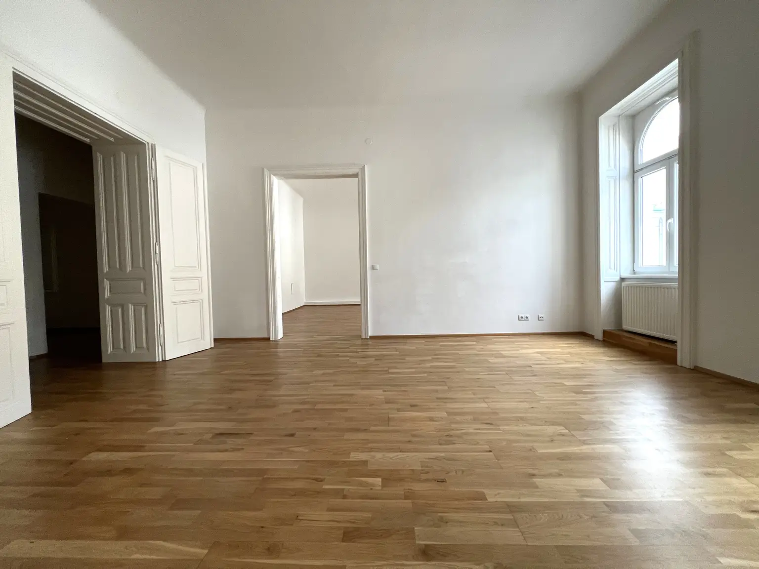 UNBEFRISTET: Charmante Altbauwohnung nahe Volkstheater