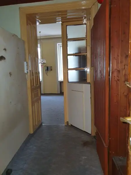 Unsanierte Wohnung in einem wunderschön sanierten Stilaltbau - Gaußplatz/Augarten