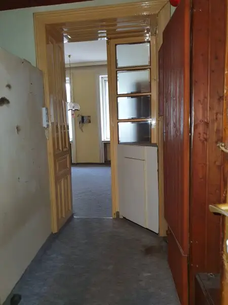 Unsanierte Wohnung in einem wunderschön sanierten Stilaltbau - Gaußplatz/Augarten