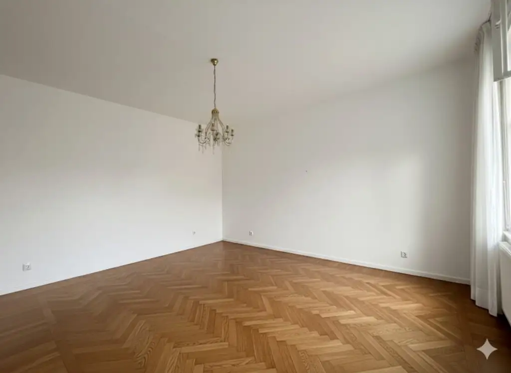 Altbau-Charme! 67 m² Wohnung beim Naschmarkt mit exklusiver Balkon-Möglichkeit in generalsaniertem Haus