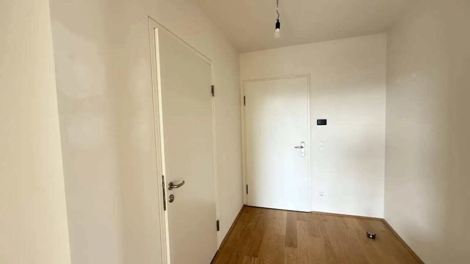UNBEFRISTETE 4-Zimmer im Neubau mit Freifläche
