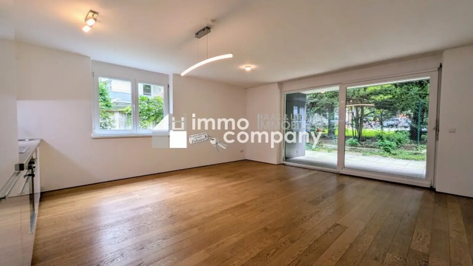 Moderne 3-Zimmer-EG-Wohnung mit Terrasse in zentraler Lage - inkl. TG-Stellplatz & Küche!