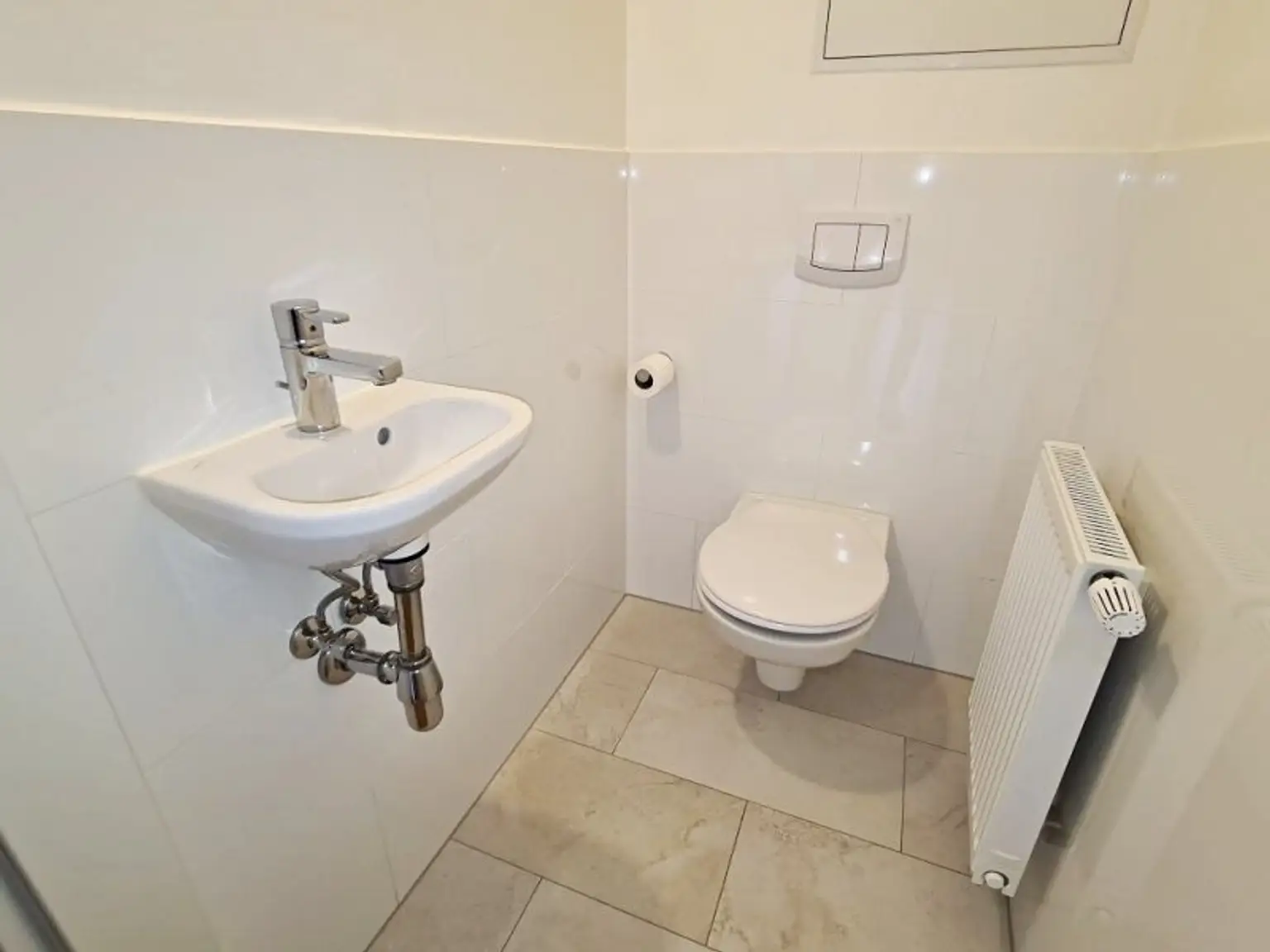 EIGENGARTEN, LORYSTRASSE, 75 m2 Neubau mit 23 m2 Garten, 2 Zimmer, Wohnküche, Wannenbad, Parketten, 1. Liftstock