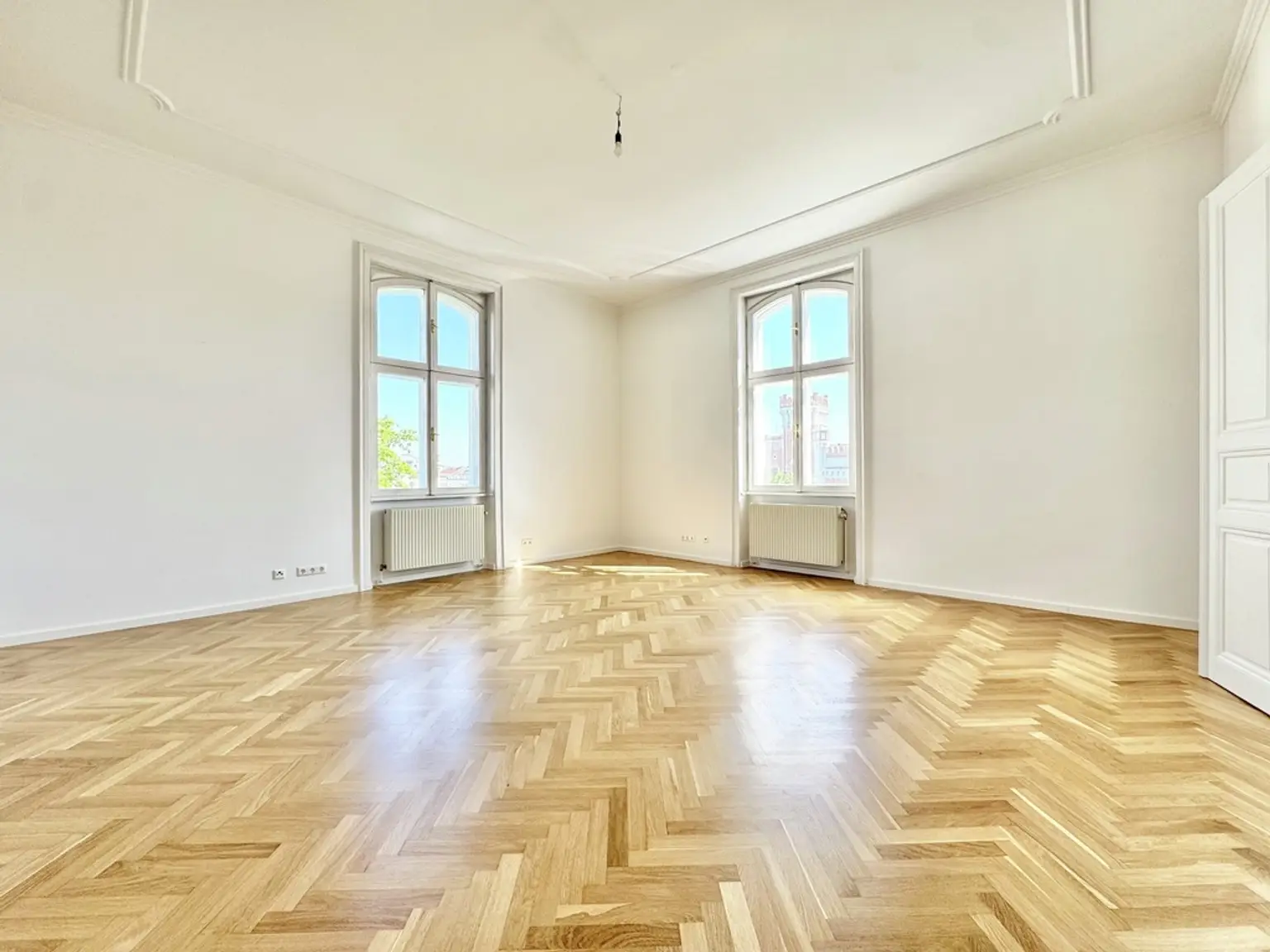 TOPLAGE NÄHE LYCEE | REPRÄSENTATIVE ALTBAUWOHNUNG | HELLE 3 ZIMMER | U-BAHN-NÄHE