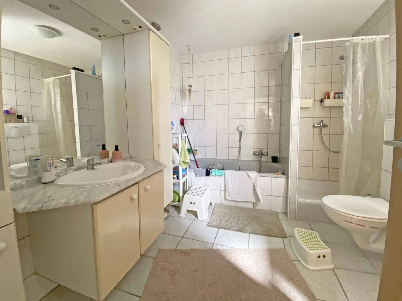 Wohnung_Hof_Badezimmer