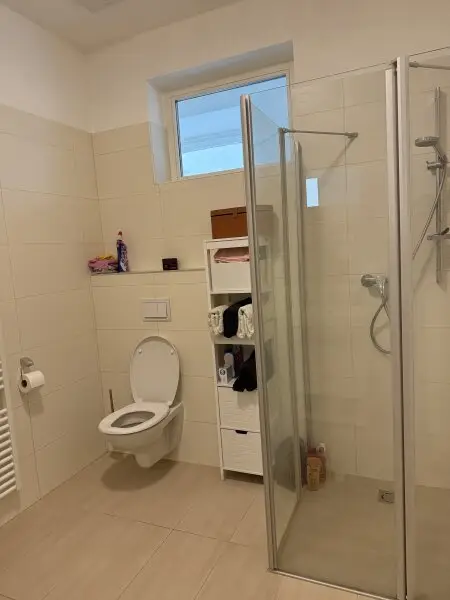 Lichtdurchflutete 2-Zimmer Wohnung, Nähe Steiner Tor