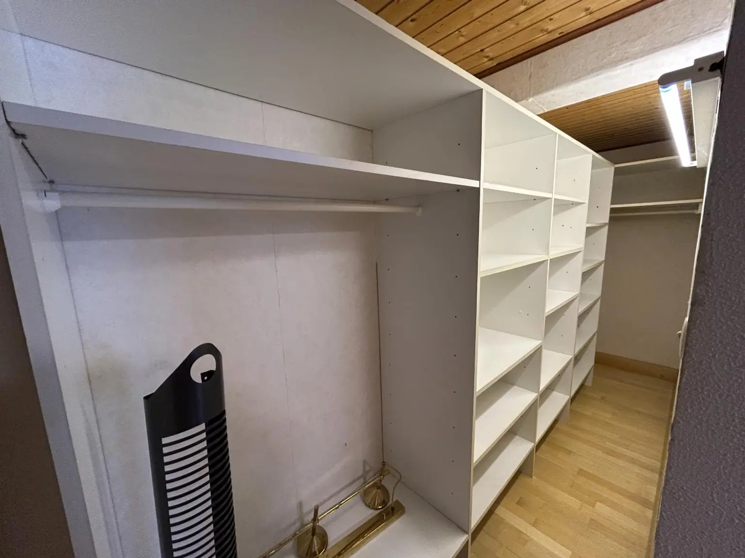 Begehbarer Kleiderschrank