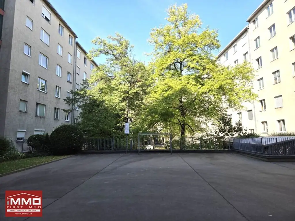 RUHIGE, SONNIGE 3-ZIMMERWOHNUNG IM 5. LIFTSTOCK AB OKTOBER BEZIEHBAR