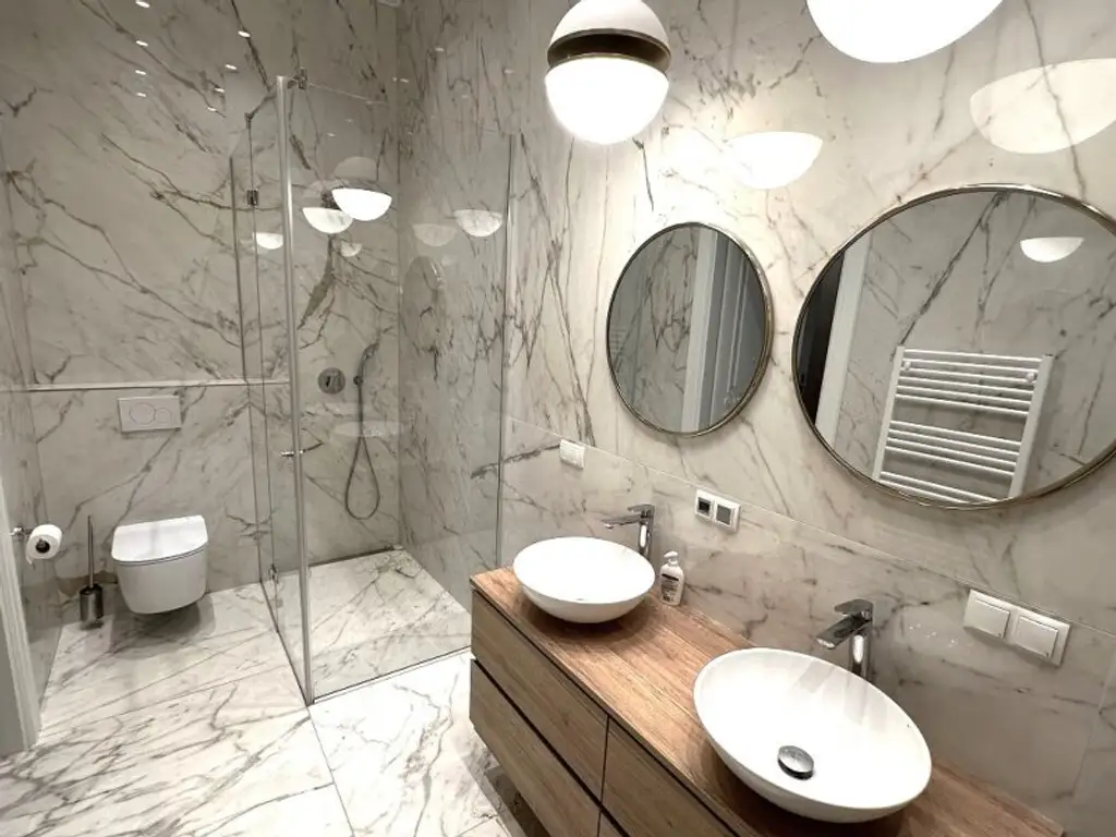 MÖLLWALDPLATZ, U1-NÄHE, 124 m2 ALTBAU, Wohnküche, 2 Zimmer, klimatisiert, 2 Bäder, Parketten, Loggia, 1. Liftstock, provisionsfrei