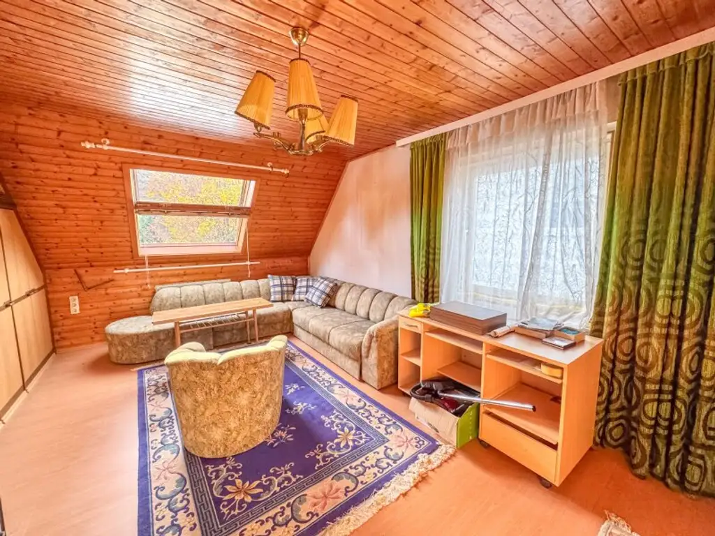 Sanierungsbedürftiges Einfamilienhaus in Pottschach, Nähe Bahnhof: Ihr Sanierungsprojekt mit 556 m2 Garten! 199.000 Euro!