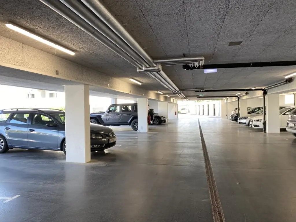 Sehr schöne , neue Mietwohnung, teilmöbliert