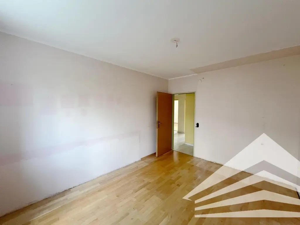 Gut aufgeteilte 3-Zimmer Wohnung mit Loggia - in nur 15 Minuten im Linzer Stadtzentrum!