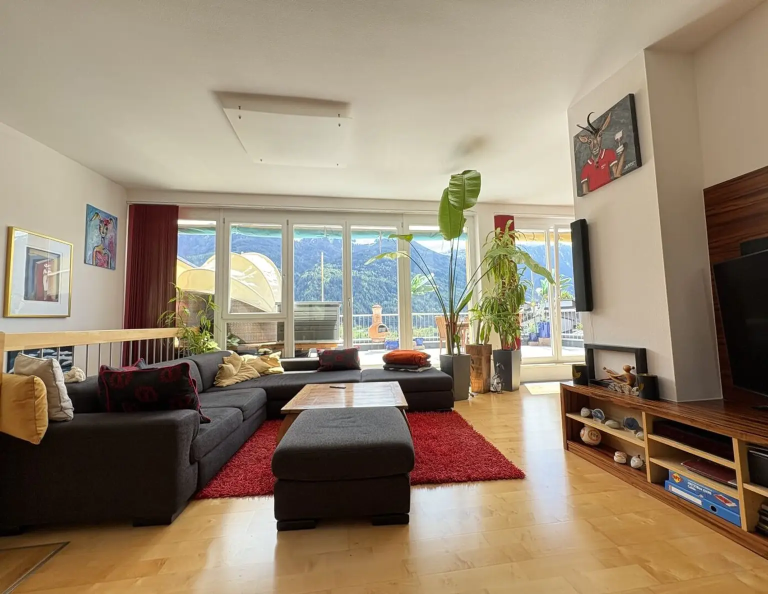 Dachgeschosswohnung in Telfs: Stilvoll leben mit Terrasse und Garagen!