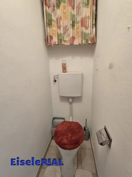 Tolle 1 Zimmer  Wohnung– extra Küche - sanierungsbedürftig