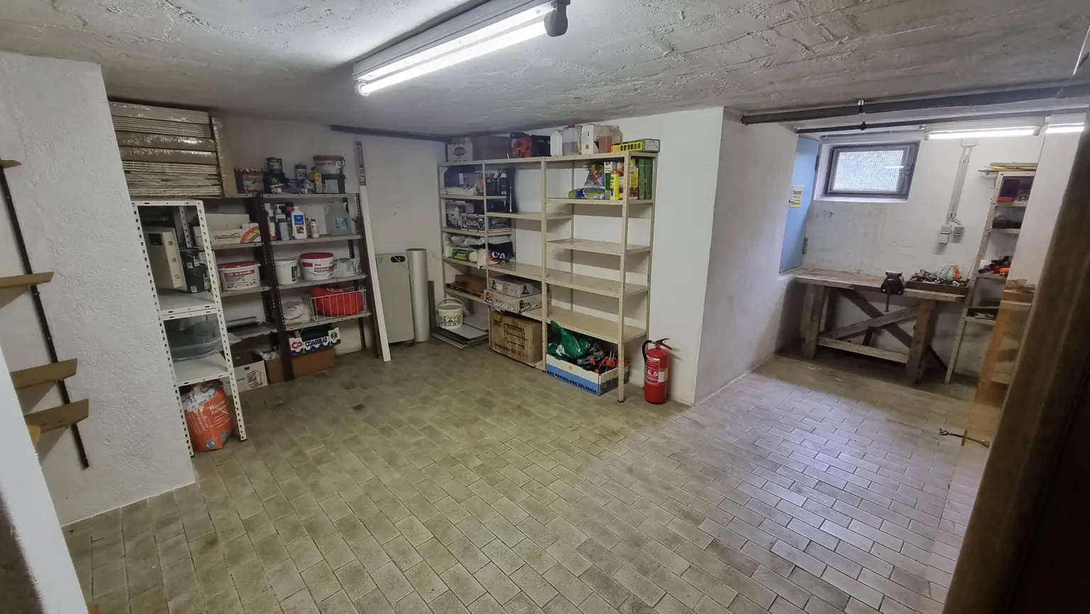 Charmantes Einfamilienhaus in ruhiger Grünlage – innen renoviert und bezugsbereit