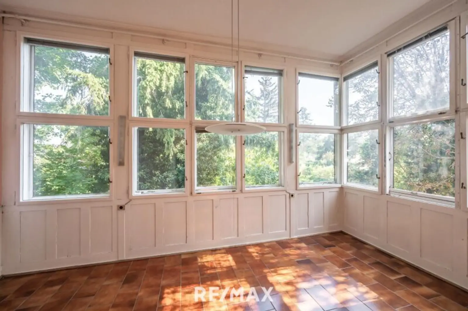 WOHNUNG IN ALTBAU-VILLA | EIGENGARTEN | SANIERUNGSBEDÜRFTIGES JUWEL