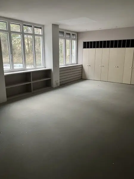 Geschäftslokal mit Lager in Nonntal zu vermieten