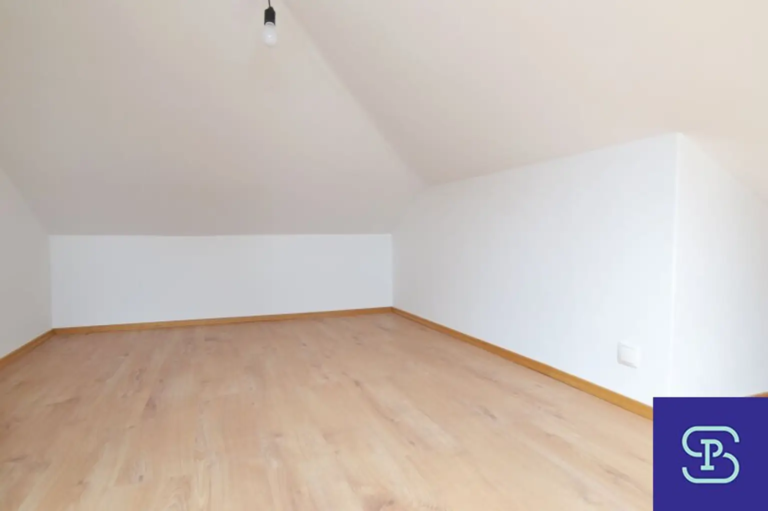 Sanierte 109m² DG-Wohnung mit Galerie Nahe Lainzer Tiergarten - 1130 Wien