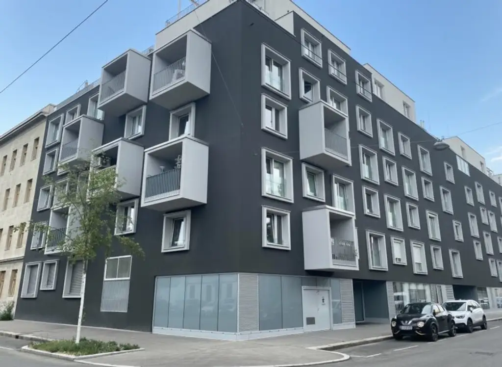 Helle 3 Zimmerwohnung mit Loggia und KFZ- Stellplatz