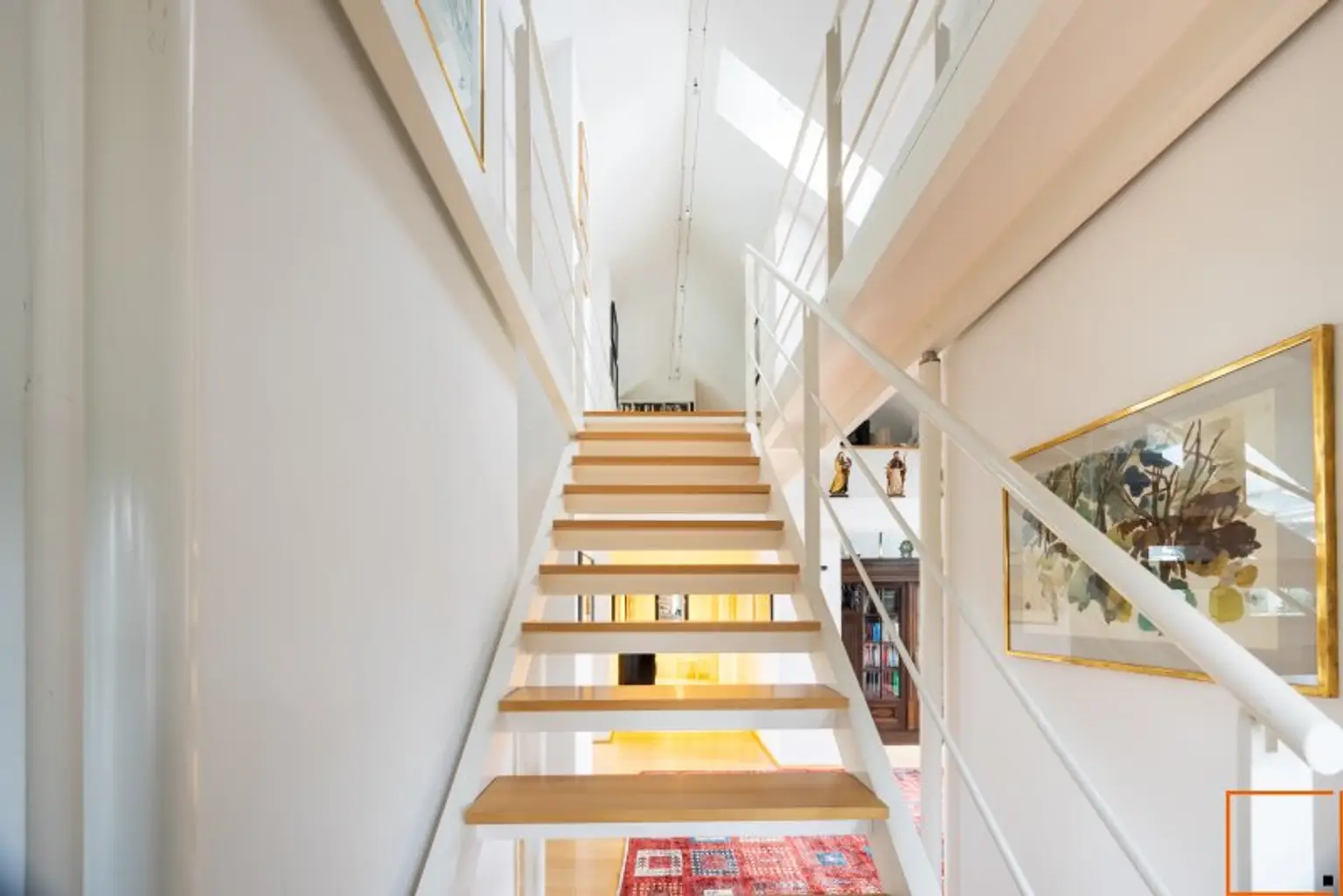 Luftiges Familien-Penthouse mit Ateliercharakter, großen Terrassen und Grünblick