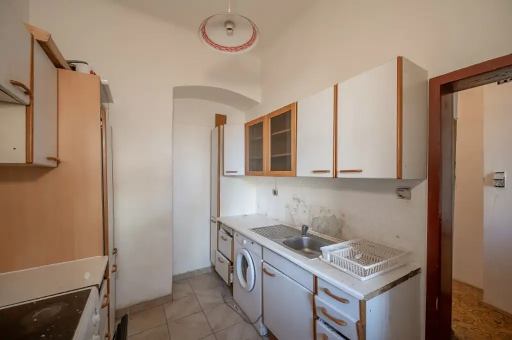 ++NEU++ sanierungsbedürftige 3,5-Zimmer Altbauwohnung