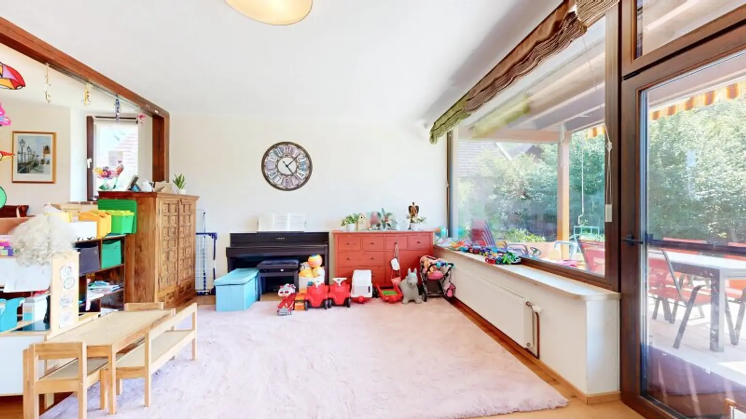 Entzückendes Einfamilienhaus mit großem Garten | 4 Zimmer | Terrasse und Balkon | Kamin