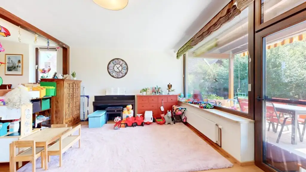 Entzückendes Einfamilienhaus mit großem Garten | 4 Zimmer | Terrasse und Balkon | Kamin