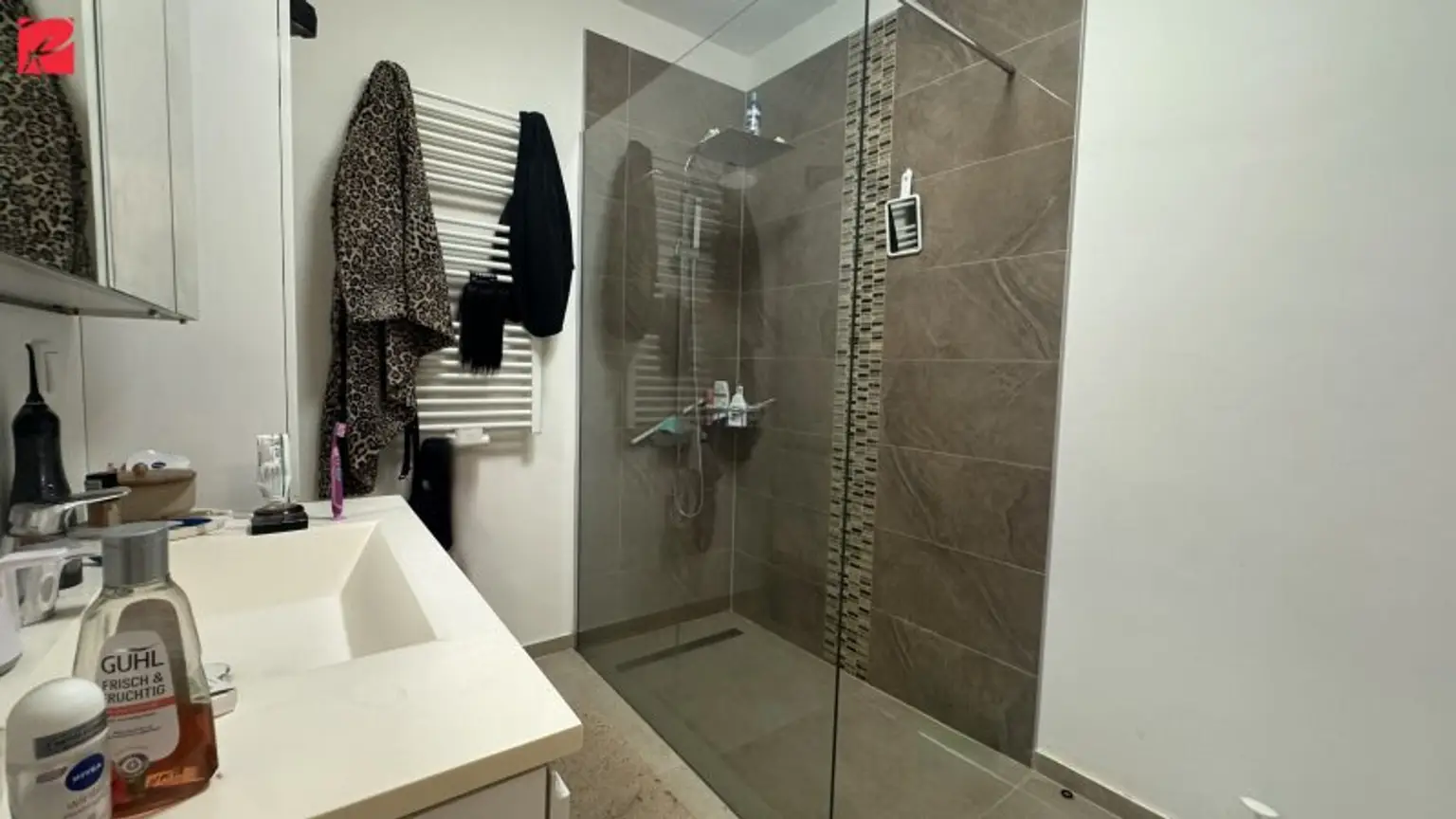 Moderne 3-Zimmerwohnung mit Ballkon und Stellplatz