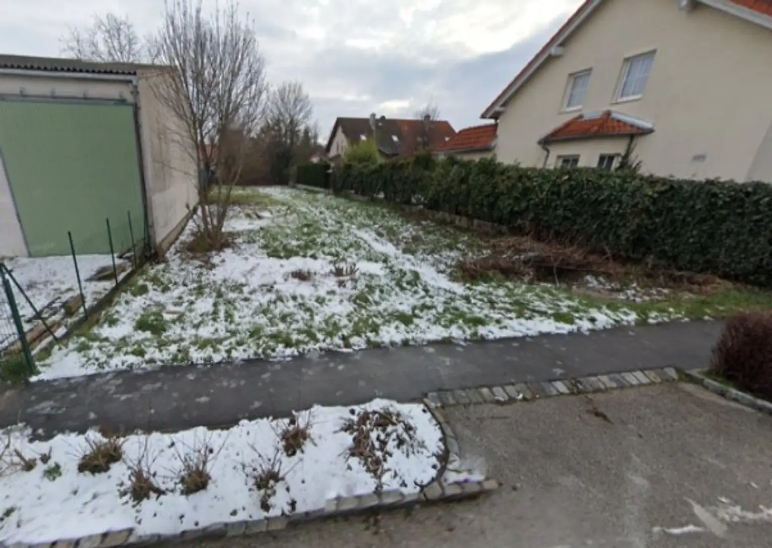 schönes Südseitiges Grundstück - eignung für Bauprojekt und Eigenheim