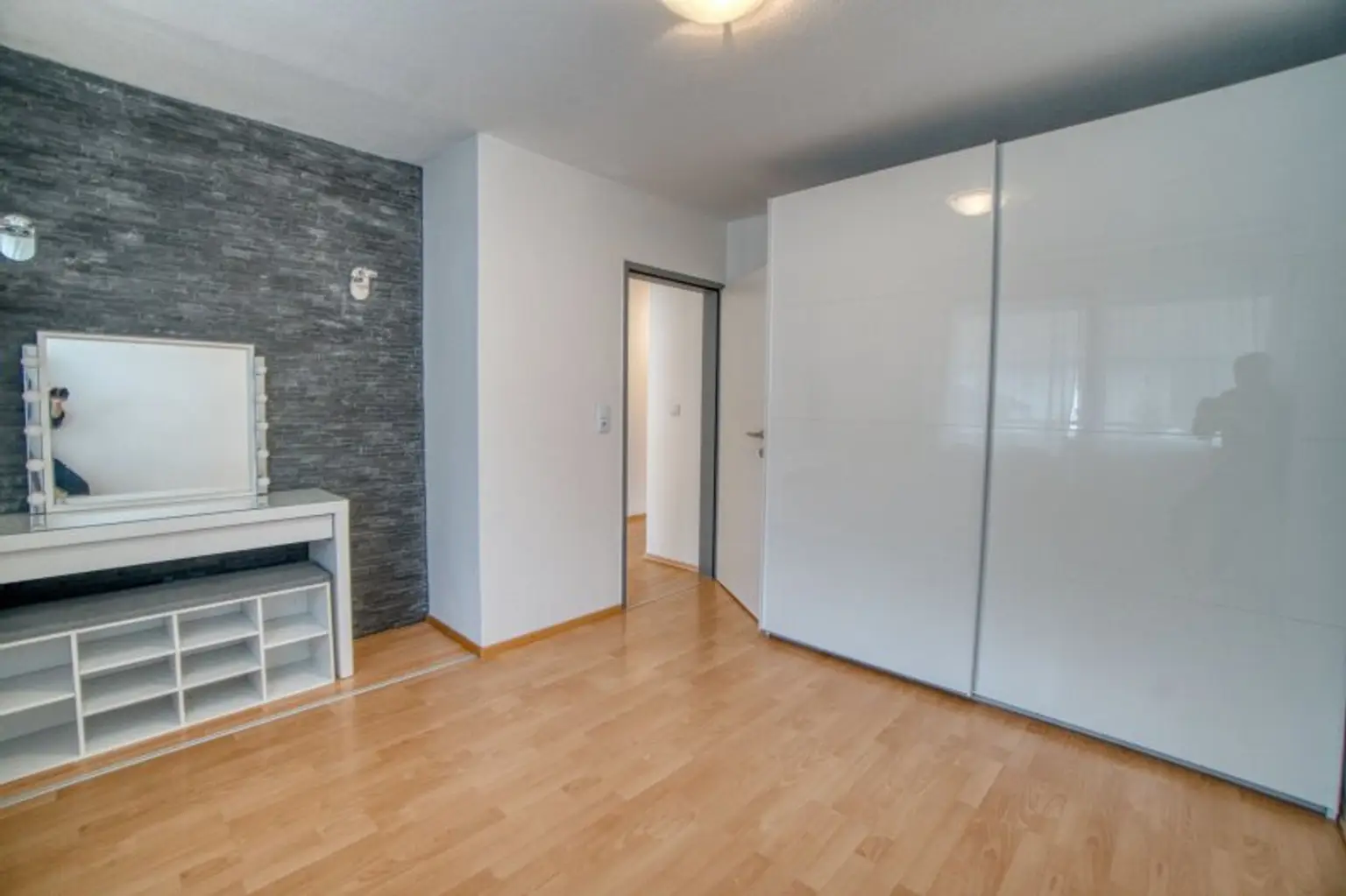 Attraktive 2-Zimmer-Wohnung mit Südbalkon und Tiefgarage