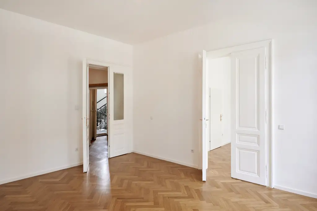 Ideal für Paare oder kleine Familien – frisch renovierte 3-Zimmer-Altbau Wohnung