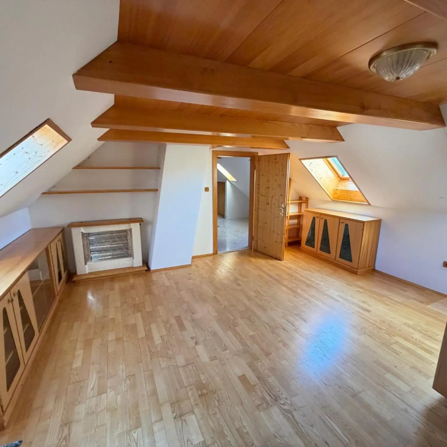 Wohnen in Aussichtslage mitten in der Natur auf  8 Ha. Grund, ehemalige Hofstelle!