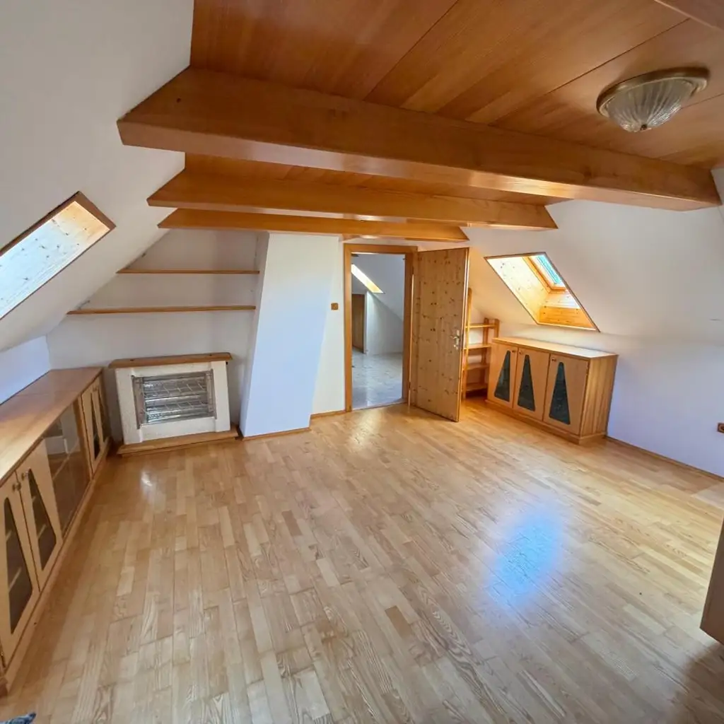 Wohnen in Aussichtslage mitten in der Natur auf  8 Ha. Grund, ehemalige Hofstelle!