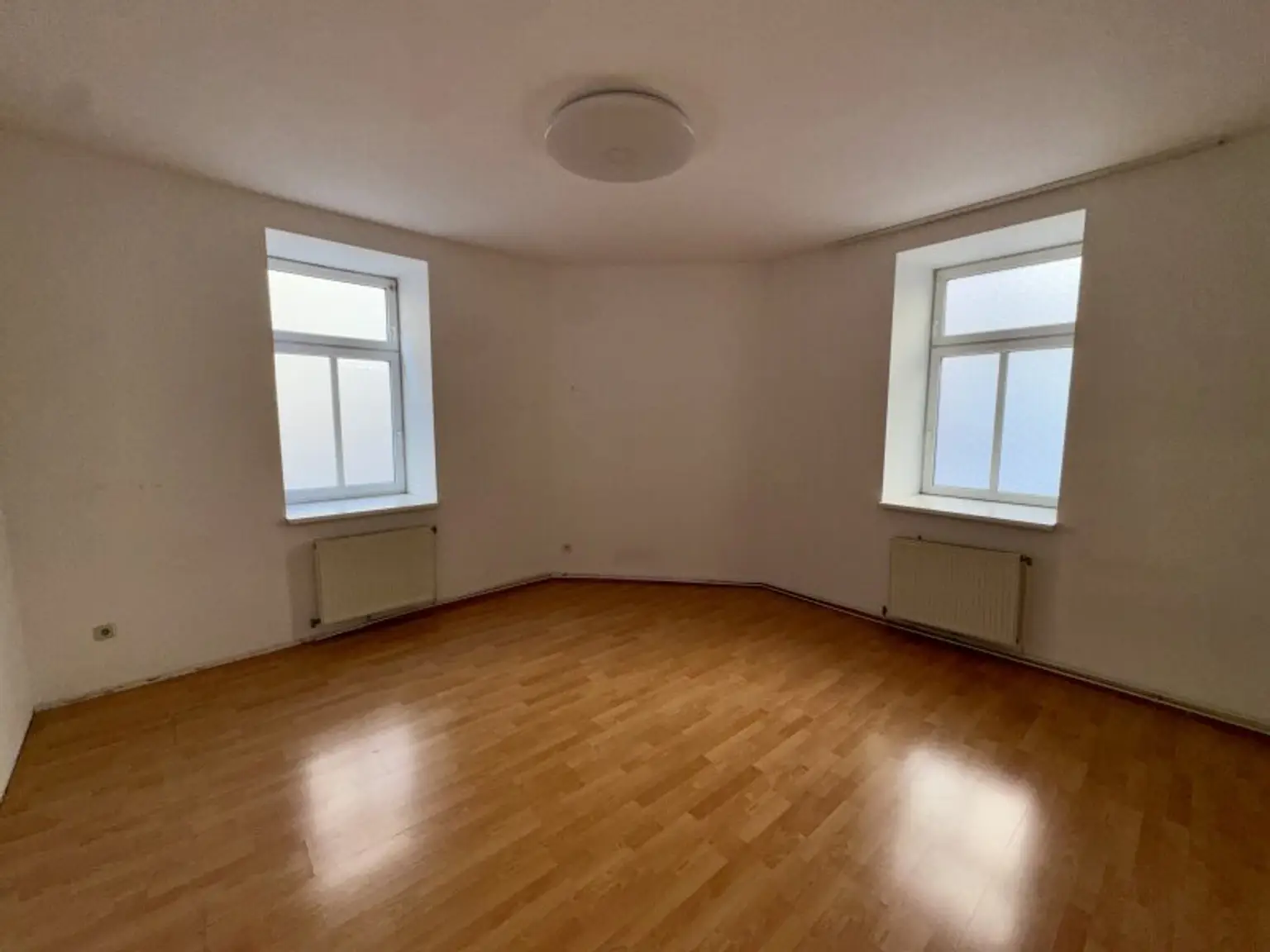 Renovierungsbedürftige Wohnung in Top-Lage des 12. Bezirks – Ideal für Individualisten!