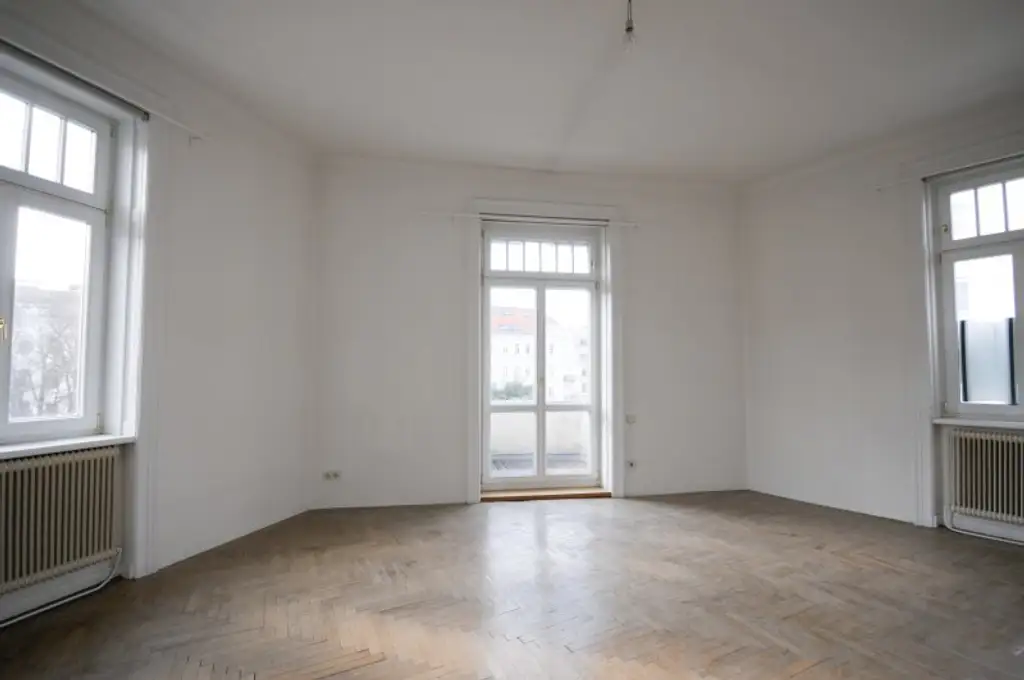 IHR SANIERUNGSPROJEKT - 3-ZIMMER-ALTBAUWOHNUNG MIT TERRASSE