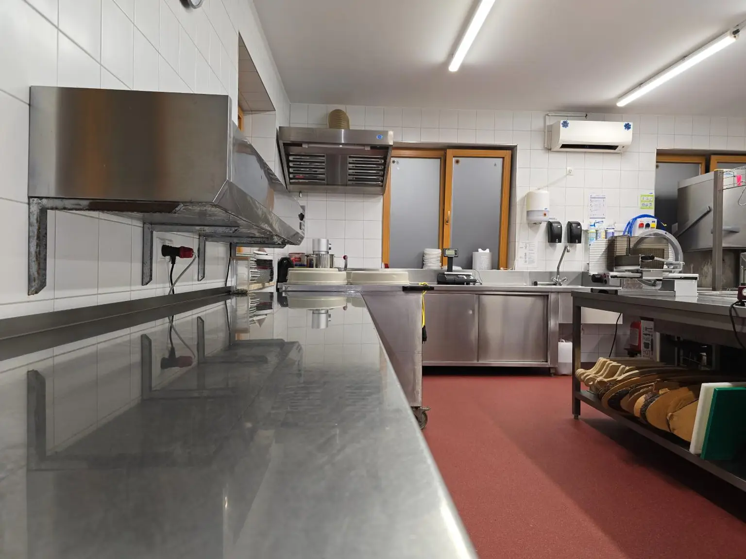 Großes Haus für Visionäre in Aussichtslage (Buschenschank, Weingärten)