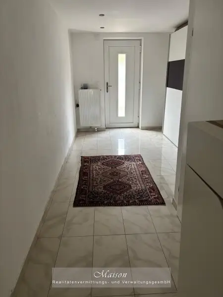 NEUWERTIGES EINFAMILIENHAUS AUF WUNDERSCHÖNEN GRUNDSTÜCK IN SONNIGER, RUHIGER SIEDLUNGSLAGE