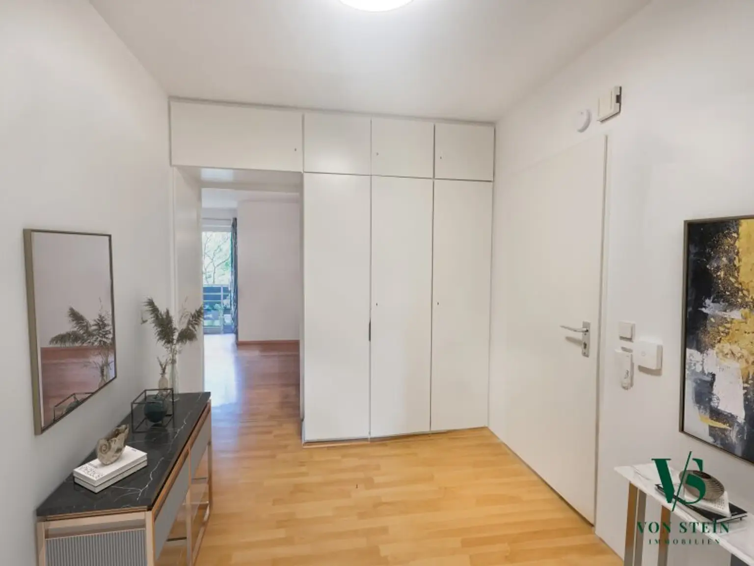 Bogenhausens Schmuckstück: Exklusive 3-Zimmer-Wohnung mit Loggia und Garage